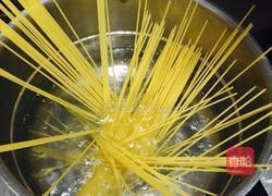 牛肉番茄意大利面的做法图解2