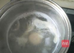 鱼汤蛋花蝴蝶面的做法图解4