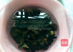 黑木耳萍果瘦肉汤的做法图解1