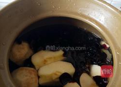 黑木耳萍果瘦肉汤的做法图解5