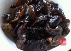 猪肉木耳炒青笋的做法图解3