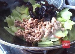 猪肉木耳炒青笋的做法图解8