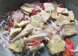 洋葱炒千叶豆腐的做法图解10