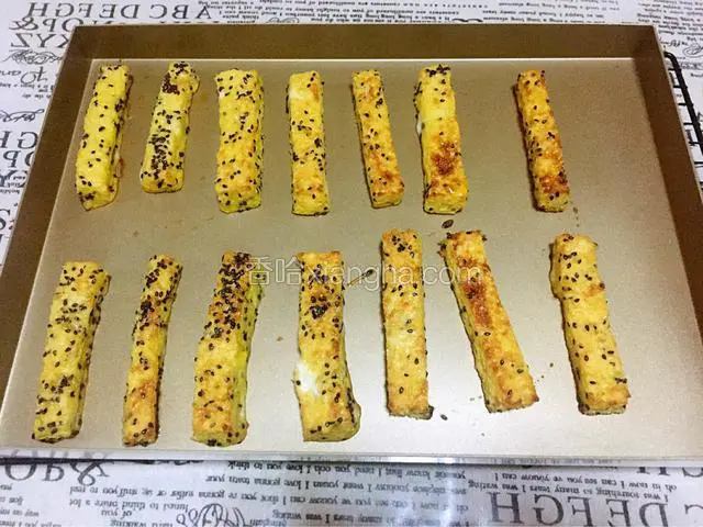 烤至表面金黄色即可