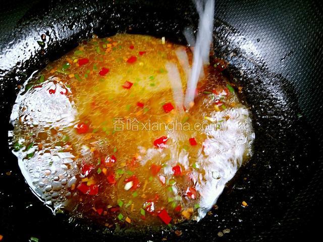 淋入淀粉水
