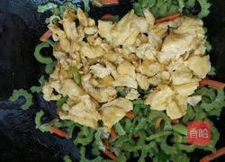 苦瓜炒蛋的做法图解8