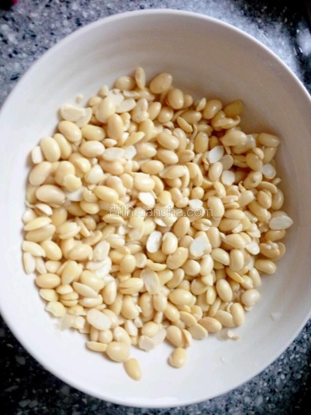 黄豆提前泡好，