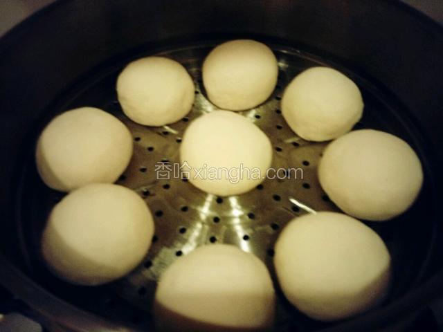 屉底下刷油以免沾屉。