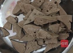 猪肝炒芹菜的做法图解3