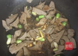 猪肝炒芹菜的做法图解4