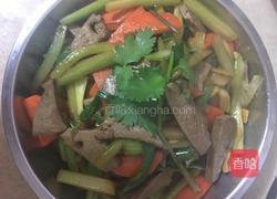 猪肝炒芹菜的做法图解6