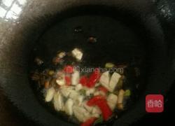 茄子炒虾皮的做法图解5