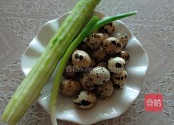 黄瓜炒鹌鹑蛋的做法图解1