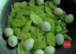 黄瓜炒鹌鹑蛋的做法图解4