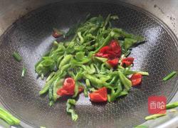 青椒豆芽的做法图解3