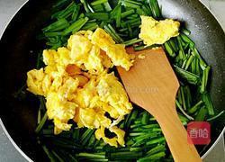 韭菜炒鹅蛋的做法图解5
