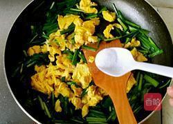 韭菜炒鹅蛋的做法图解6