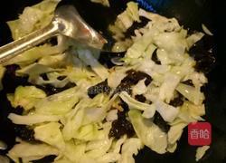 包菜炒木耳的做法图解6