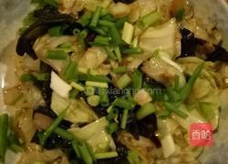 包菜炒木耳的做法图解7