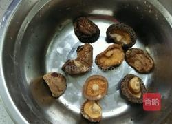 土豆炖排骨的做法图解1