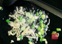 蒜苔炒鸡肉的做法图解6