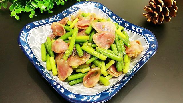 蒜苔腊肠小炒