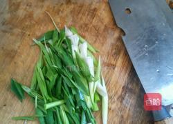 豆芽蒜苗五花肉的做法图解3