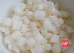 冰糖雪梨的做法图解1
