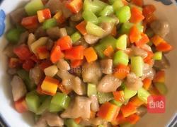 莴笋胡萝卜炒肉丁的做法图解7