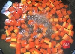 莴笋胡萝卜炒肉丁的做法图解2