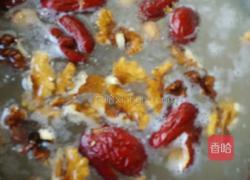 大米核桃红枣粥的做法图解5