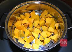 咸蛋黄焗南瓜的做法图解2