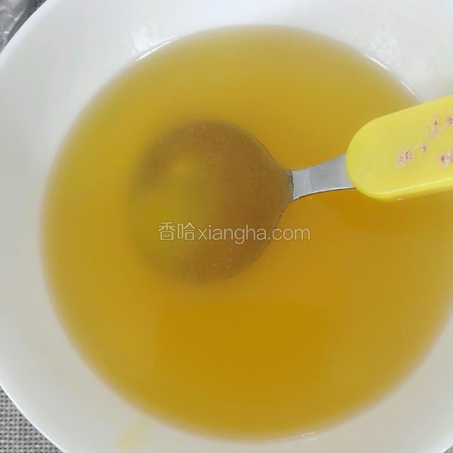 化好的糖水，晾凉再用