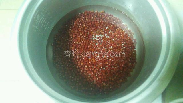 红豆用清水洗净