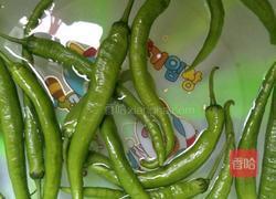 辣椒灌牛肉的做法图解1