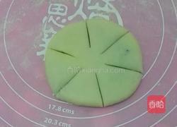 红豆沙•梅花酥的做法图解13