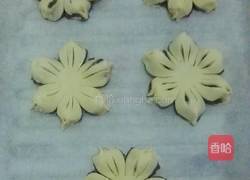 红豆沙•梅花酥的做法图解15