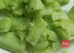 凉拌刀拍黄瓜的做法图解1