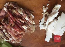 土猪肉炒莴笋片的做法图解2