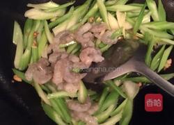 芹菜炒虾仁的做法图解4
