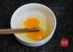 美味的鸡蛋羹的做法图解1