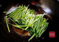 虾皮韭菜炒木耳的做法图解6