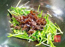 虾皮韭菜炒木耳的做法图解7
