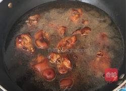 花生焖猪蹄的做法图解5