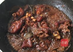 花生焖猪蹄的做法图解7