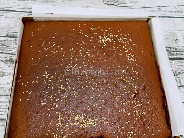 烤箱160度上下加热，30分钟出炉。