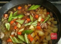 土豆炖牛肉的做法图解8