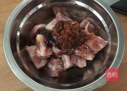 黄豆酱蒸排骨的做法图解1