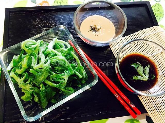 配上酱汁就可以享受爽脆的冰草啦