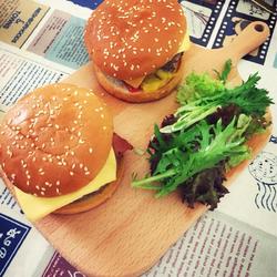 双层牛肉汉堡的做法[图]